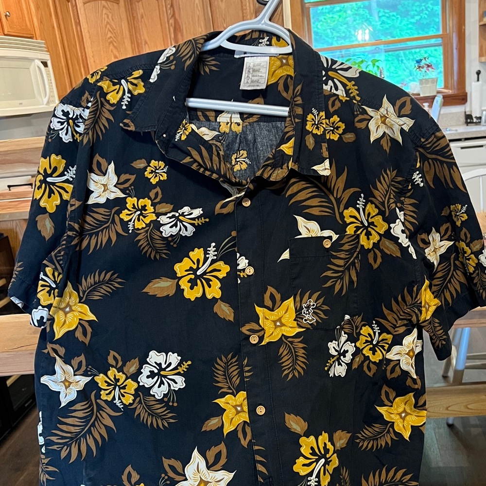 Disney parks hawaiian shirt. Size large.